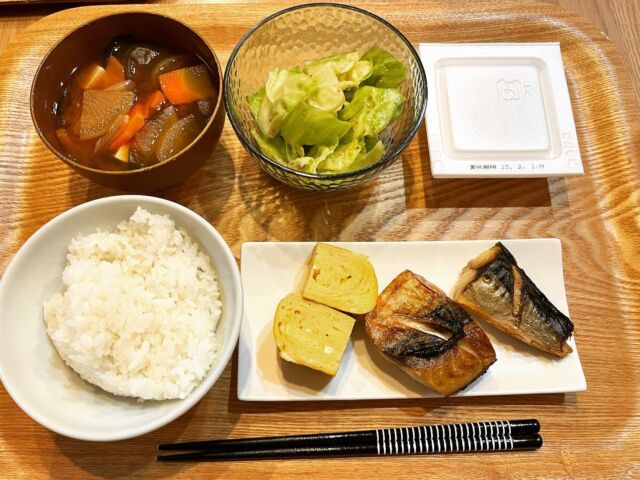 おうち晩御飯🐟 昆布付けサバまいう🙌 #晩御飯 #おうちごはん  #サバ昆布干し  #魚料理  #だし巻き #やみつきキャベツ #野菜味噌汁 #子供のいる暮らし  #和食 #こんなんでいいんだよ #日本人でよかった