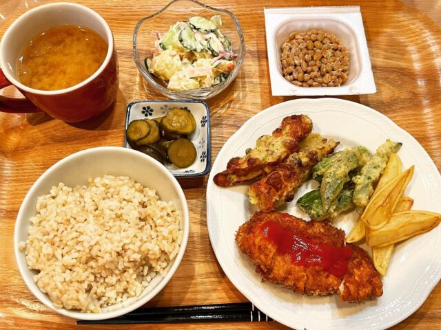 和洋フライ定食の日夜🐷🍟
ポテトサラダ🥗
#チキンカツ
#天ぷら
#ポテトサラダ
#うちのごはん